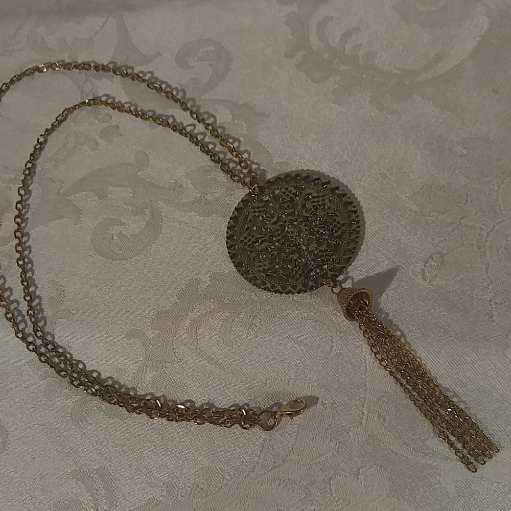 Goldtone Tassle Necklace NWOT